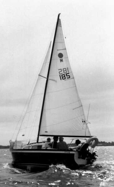 Sunmaid 20 sailboat under sail