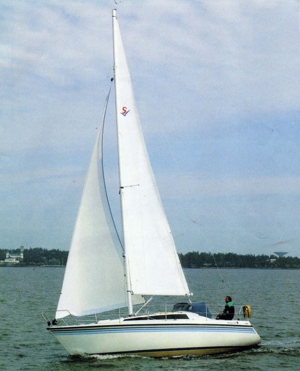 Sunwind 311 sailboat under sail