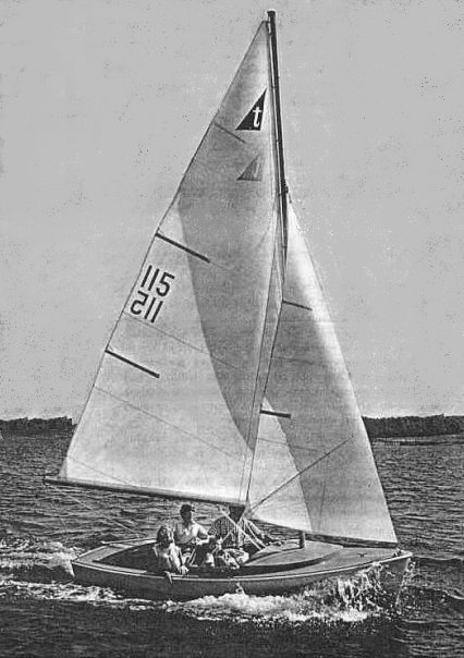 Tallstar 14 sailstar sailboat under sail