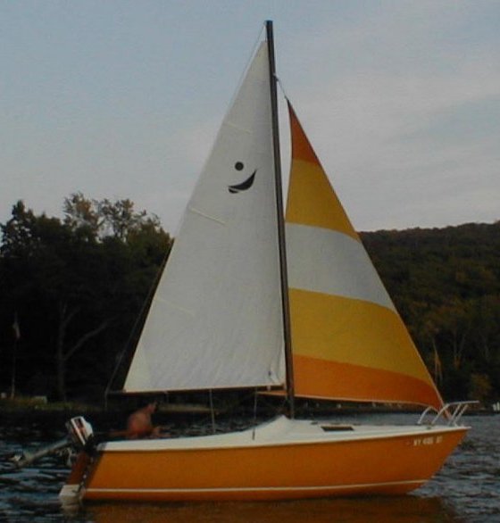 Tangerine 18 sailboat under sail