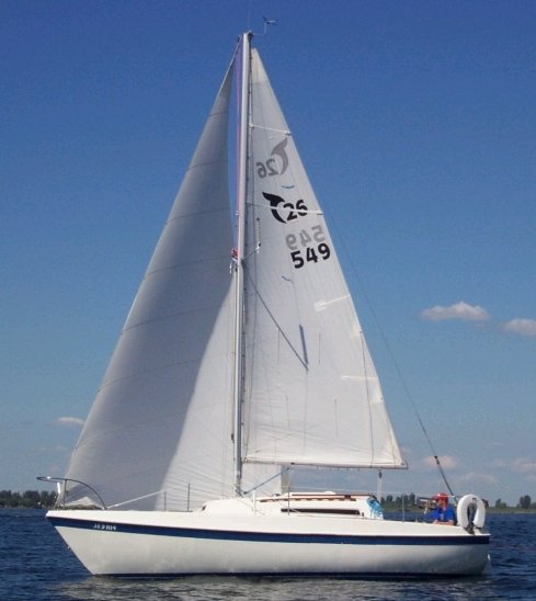 Tanzer 26 sailboat under sail