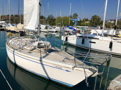Bianca 36 sailboat under sail