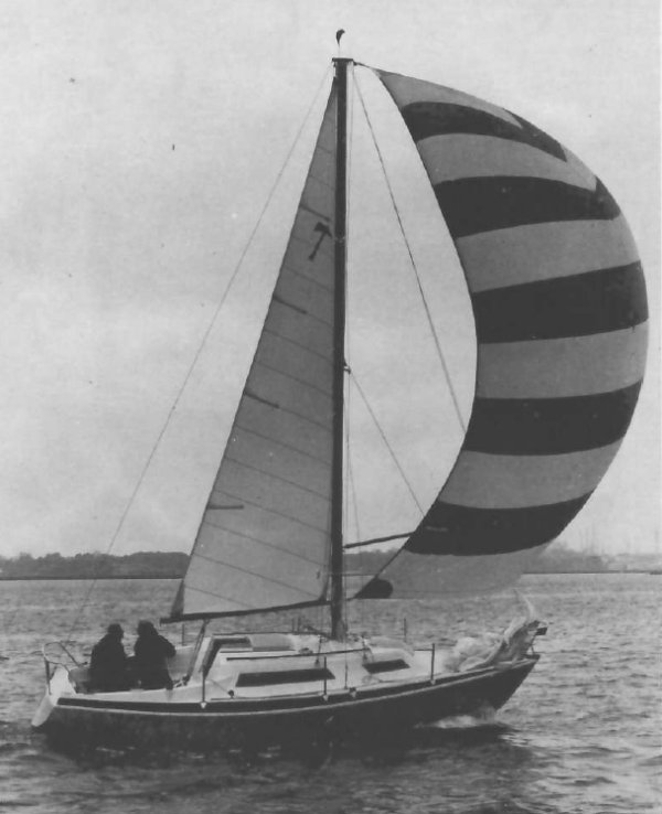 Tomahawk 25 sailboat under sail