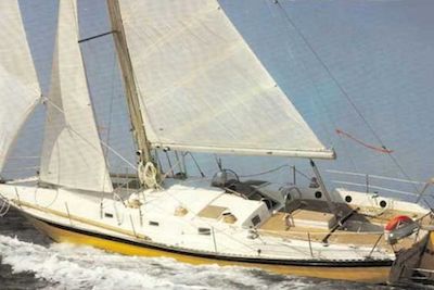 Trismus 37 sailboat under sail