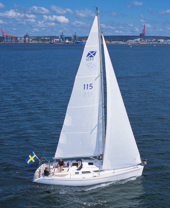 Maxi 1050 sailboat under sail