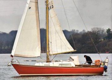 Victoire 28 sailboat under sail