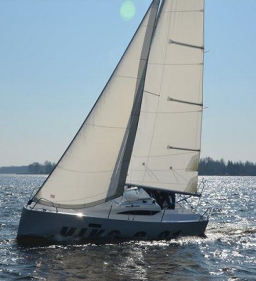Viko 21 sailboat under sail