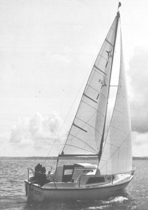 Warwick 21 westerly sailboat under sail