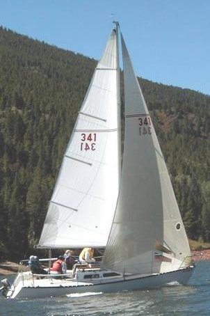 Wavelength 24 sailboat under sail