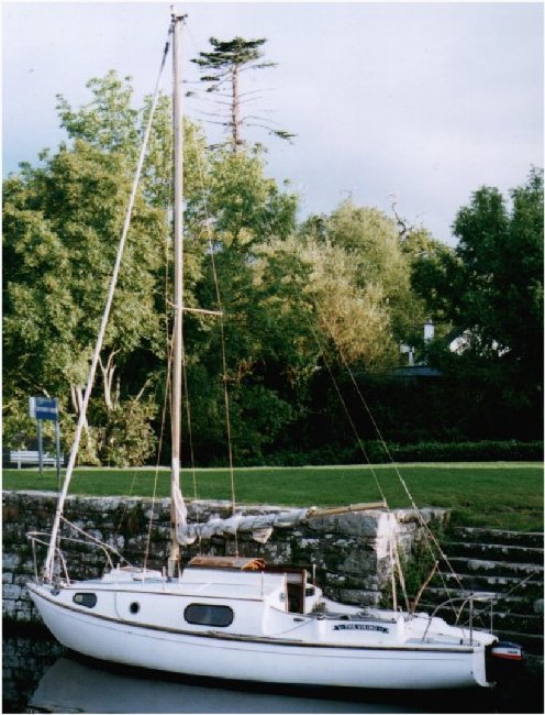 Windrush 25 westerly sailboat under sail