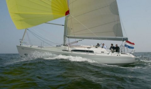 Winner 1220 sailboat under sail