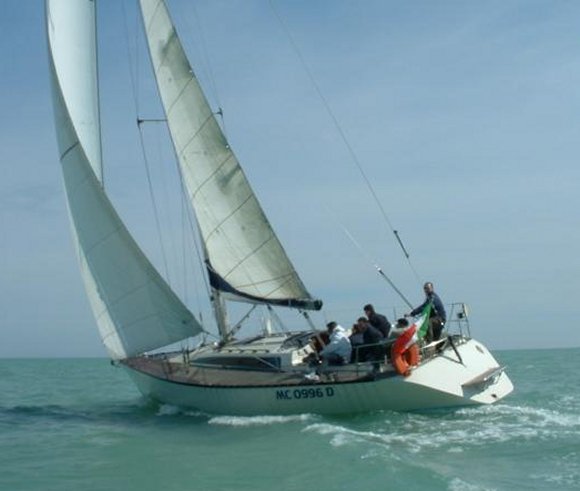 X 402 sailboat under sail