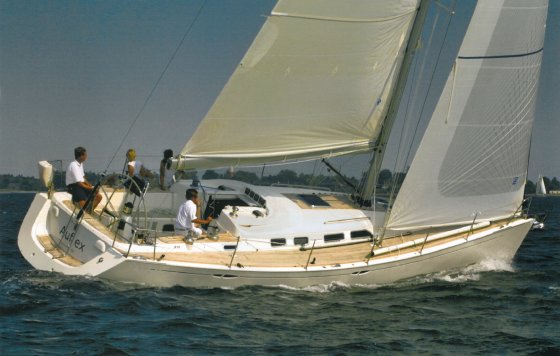 X 43 sailboat under sail
