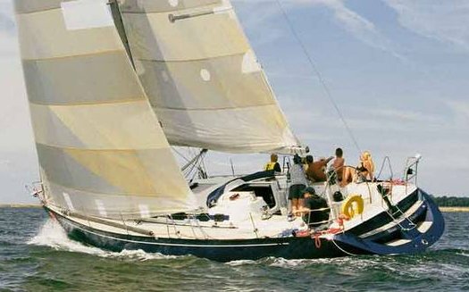X 442 sailboat under sail
