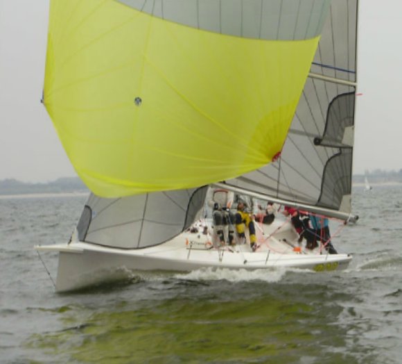X treme 25 sailboat under sail