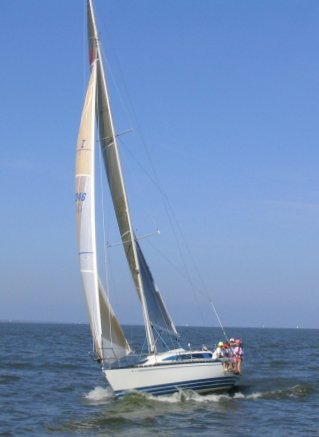 X 342 sailboat under sail