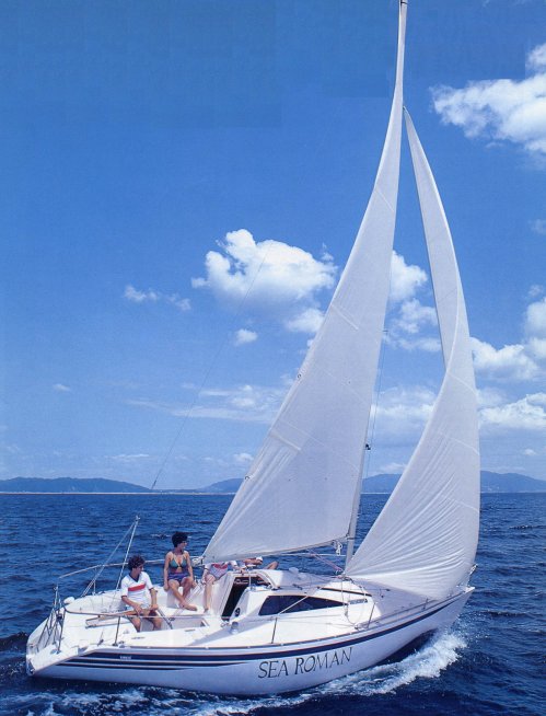 Yamaha 26 sailboat under sail