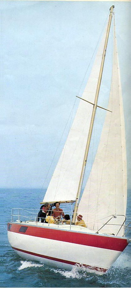 Yamaha 29 sailboat under sail