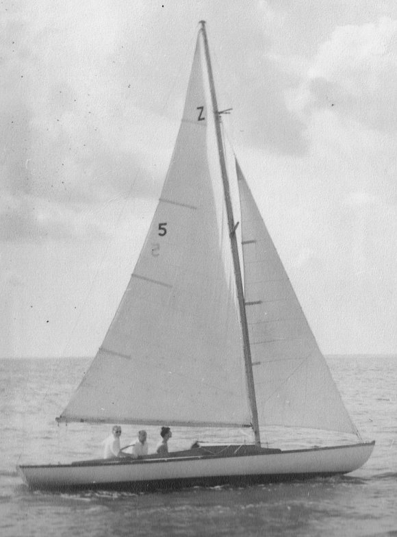 Zephyr sweisguth sailboat under sail